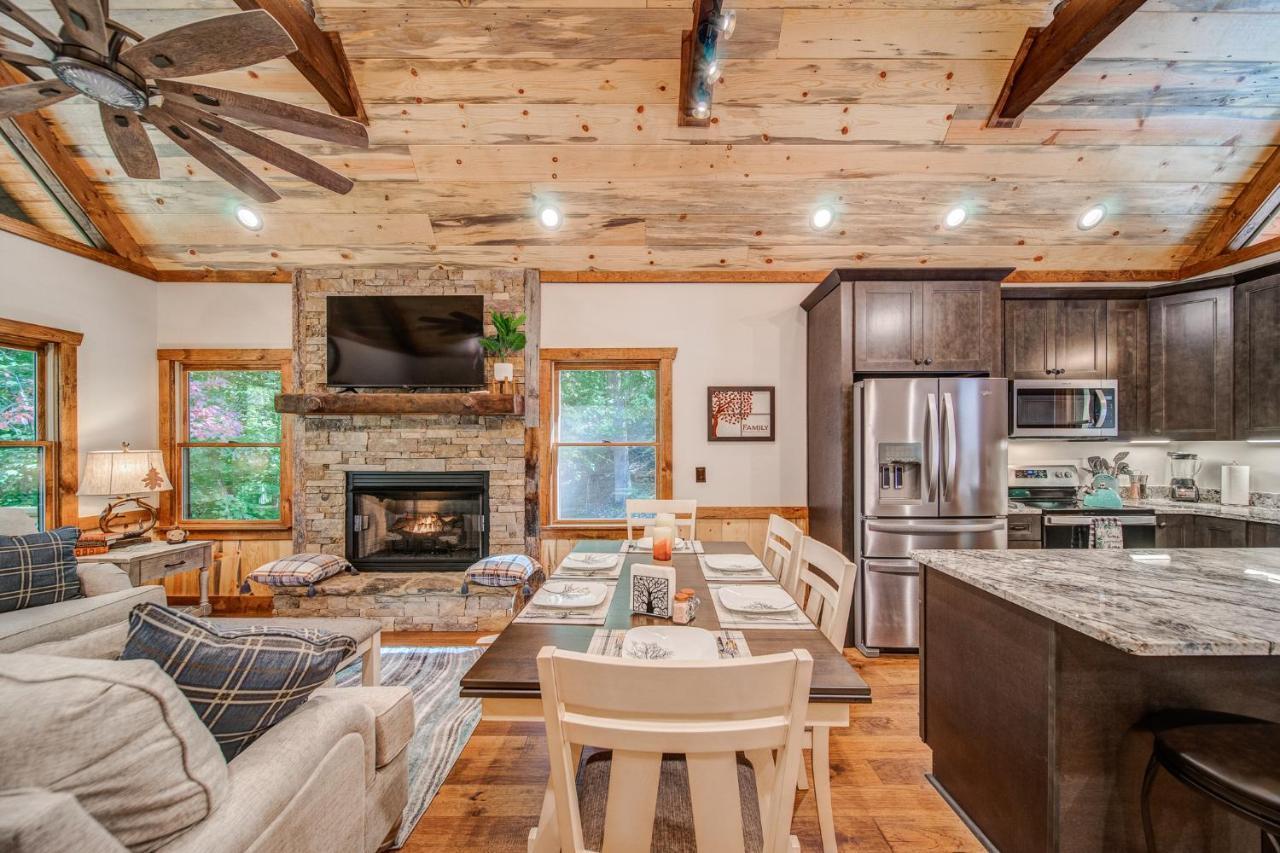 Brand New Build Luxury Mountain Chalet With Hot Tub, Pool, Game Room, Premium Features Ellijay Exterior foto