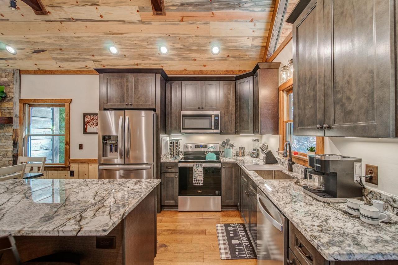 Brand New Build Luxury Mountain Chalet With Hot Tub, Pool, Game Room, Premium Features Ellijay Exterior foto