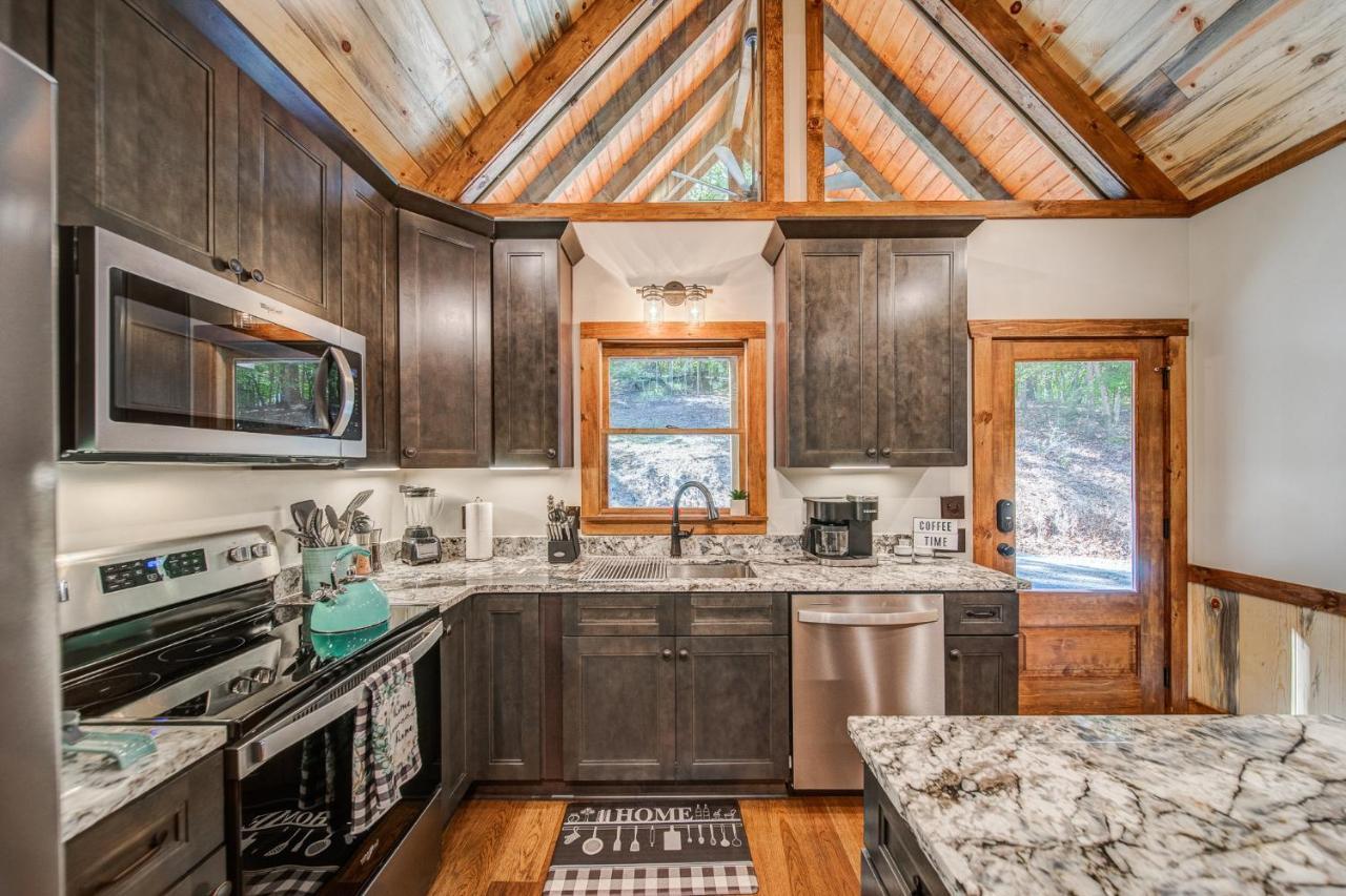 Brand New Build Luxury Mountain Chalet With Hot Tub, Pool, Game Room, Premium Features Ellijay Exterior foto
